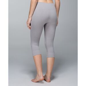 Lululemon Seamlessly Street Crop Heathered Medium Grey SIZE 6